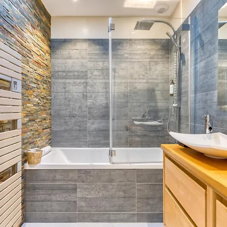 Дом отдыха Bruno Charme A Avec Parking Securise *